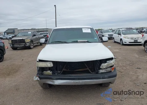 2002 Chevrolet Silverado 1500 Ls z USA, uszkodzony, nr VIN 2GCEC19V821194978